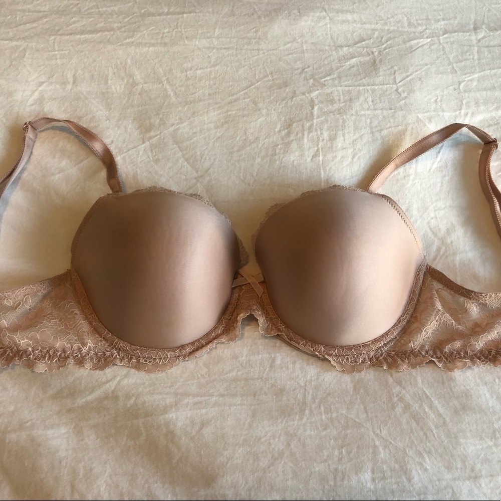 Victoria’s Secret Nude Lace Padded Bra